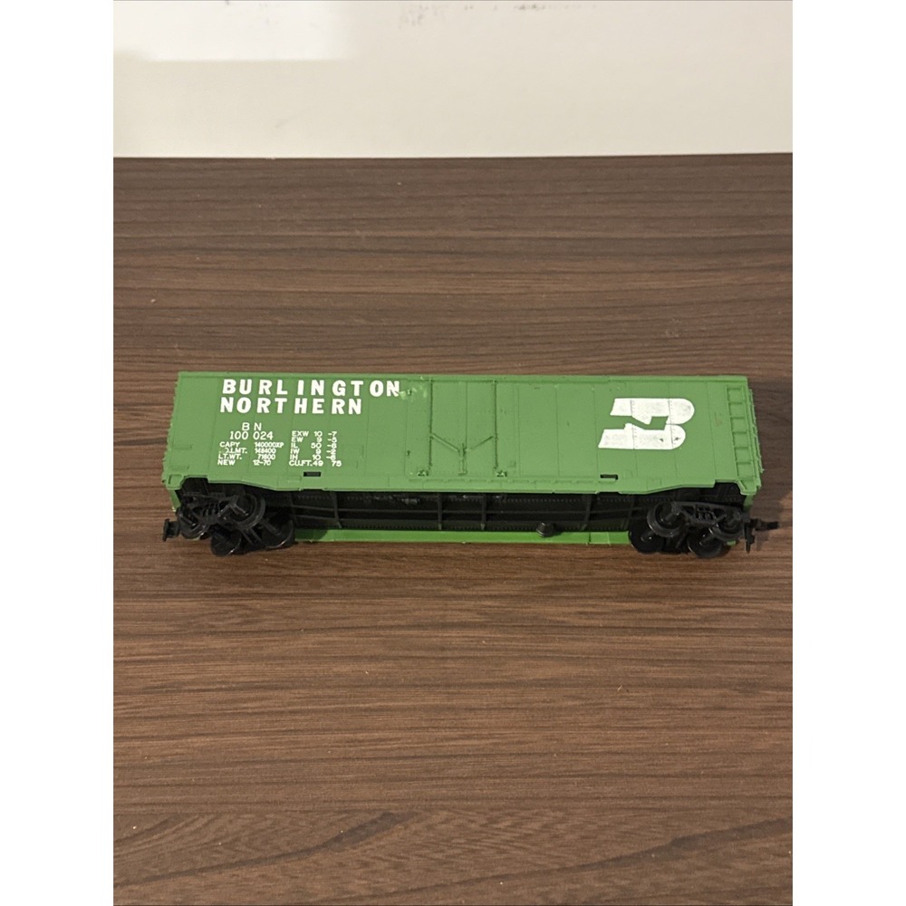 HO TYCO Burlington Northern 50' Box Car BN # 100024 Model Freight Train Car USED